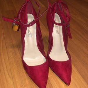 NEW: Red shoe dazzle heels w/ lock detail on side!